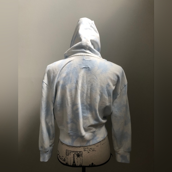 GAP blue and white tye-dye zip up sweater never been worn. - Picture 3 of 3